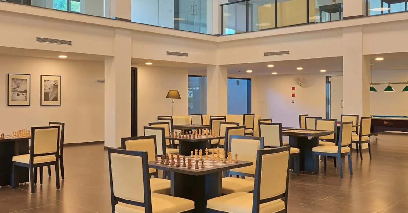  arena the square and pebble court Indoor Games