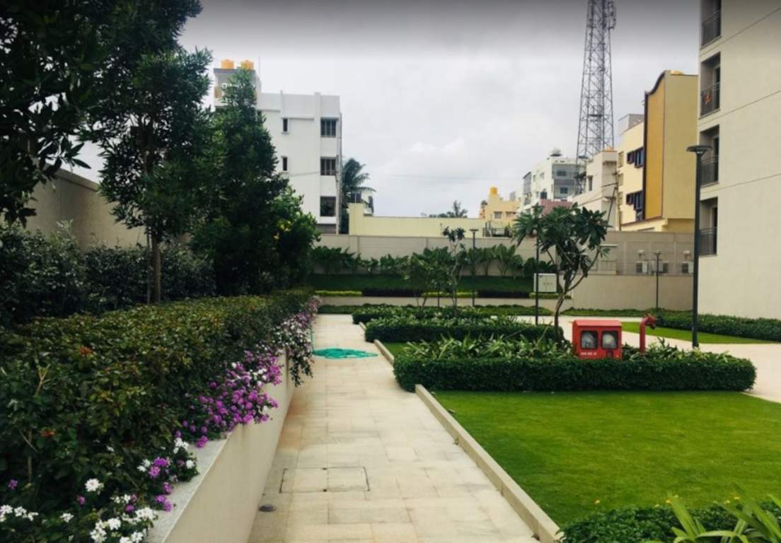  arena the square and pebble court Jogging Track