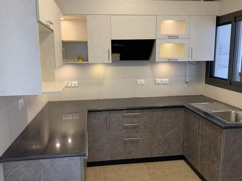  arena the square and pebble court Kitchen