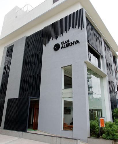 Club House palm-woods Club House